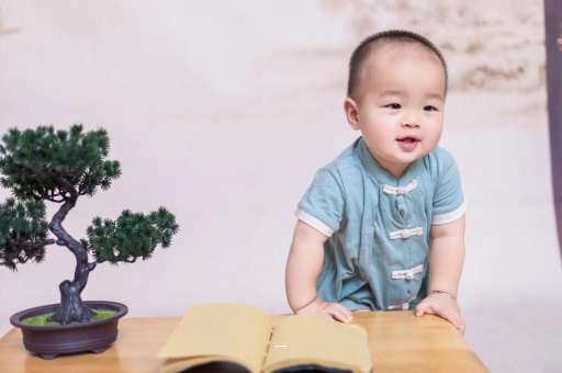 孟州宝宝爱吐奶是什么原因